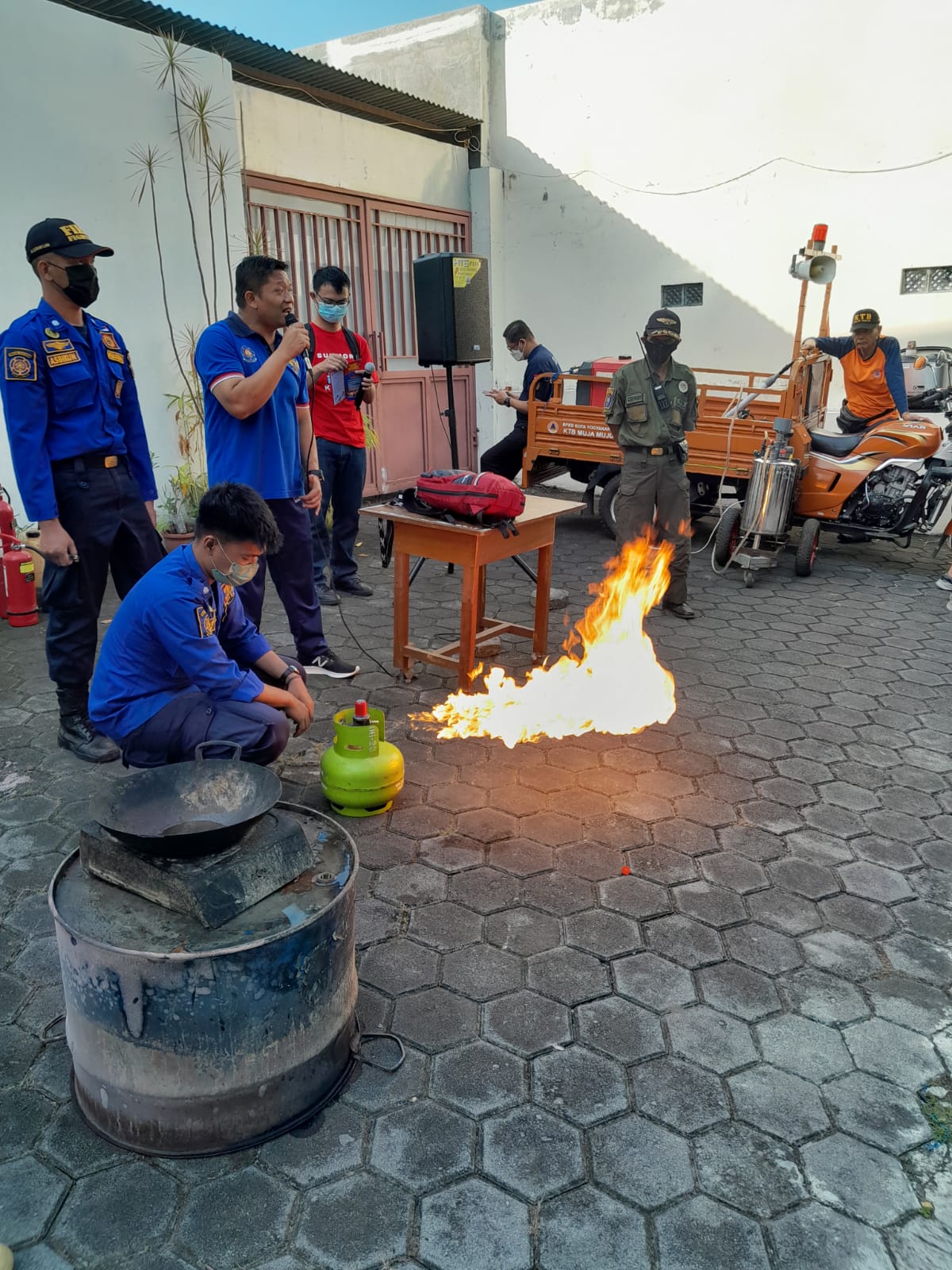 Damkarmat Jogja Edukasi Kebakaran di RSGM UMY dan CFD Kerto Pada Hari Minggu